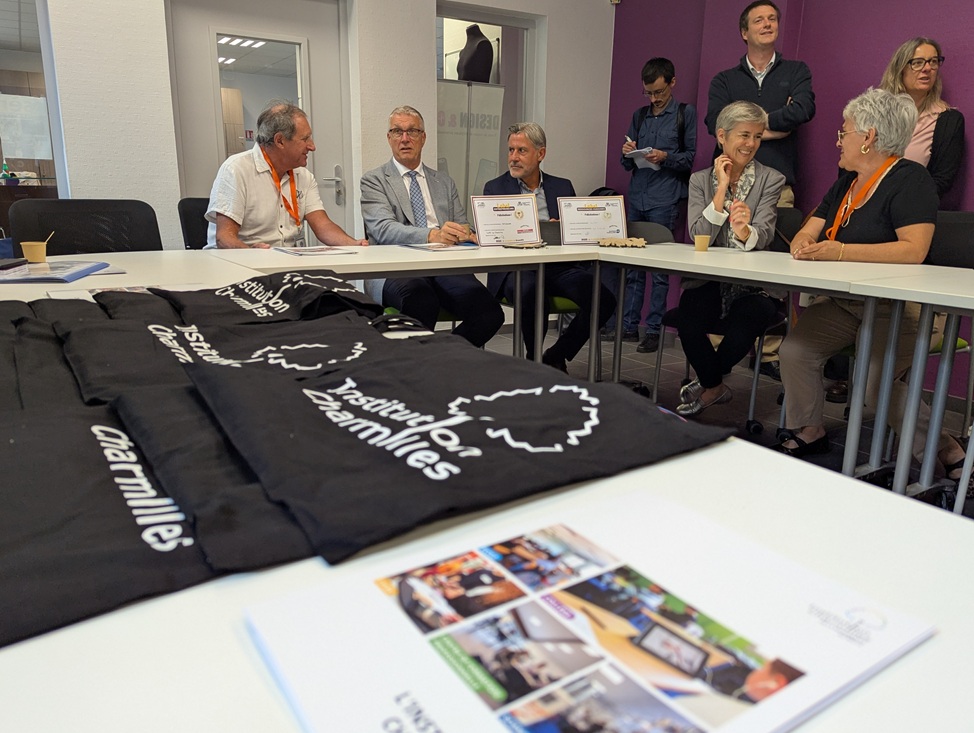 M. BARBIER, Président du Département de l'Isère, en visite au Collège Charmilles, accompagné de son équipe, de professeurs de l'établissement et de memebres de la Direction
