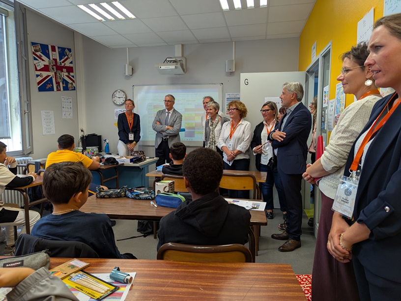 M. BARBIER, Président du Département de l'Isère, en visite au Collège Charmilles, accompagné de son équipe, de professeurs de l'établissement et de memebres de la Direction